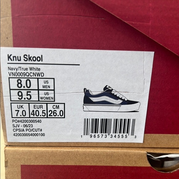 NIB - Vans Knu Skool Skate Shoe , Navy/True White - Picture 13 of 14